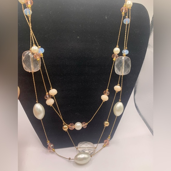 Vintage Gold Necklace with Pink White Clear beads 3 Strand Lobster Claw Closure - Picture 3 of 5